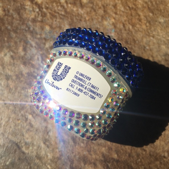 Limited-Edition Swarovski Crystal Lip Therapy - Picture 7 of 7